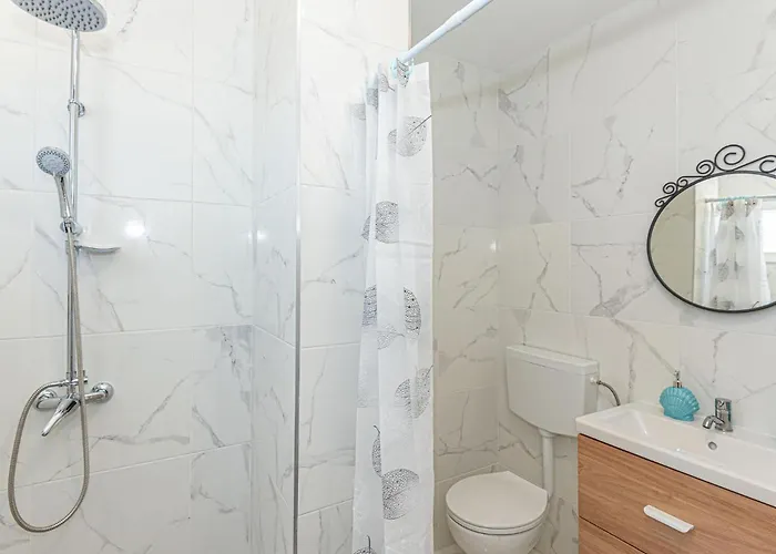 Apartamento In Danilo With Wifi Protega